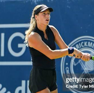 Coach Karola Bejenaru